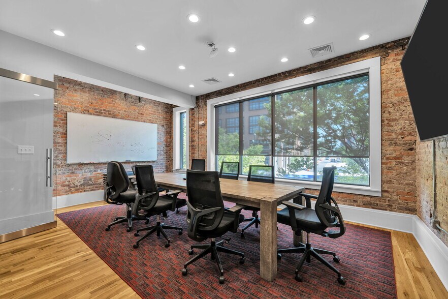 341-345 W Main St, Durham, NC à louer - Photo de l’immeuble – Image 3 sur 15