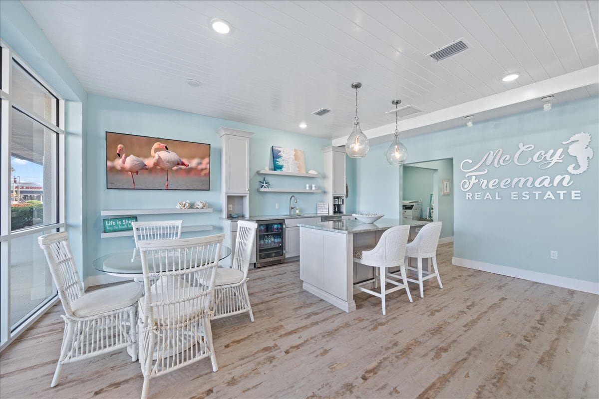 5505 N Atlantic Ave, Cocoa Beach, FL 32931 - Lot 106 - - Photo intérieure - Image 1 of 19