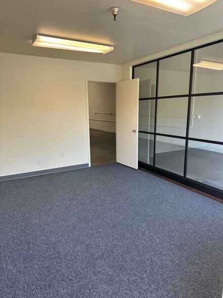 70 Glenn Way, San Carlos, CA à louer - Photo intérieure – Image 3 sur 123