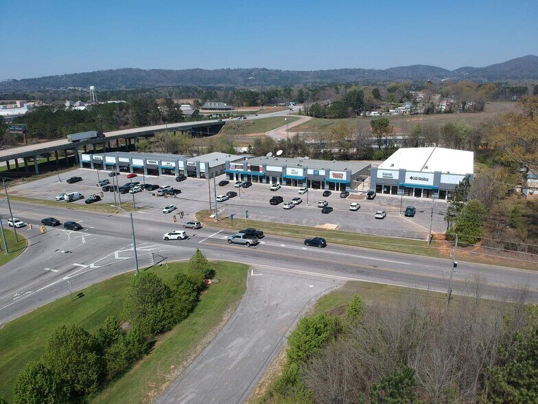 2111 US-78 E Hwy, Anniston, AL à louer - Photo de l’immeuble – Image 1 sur 4