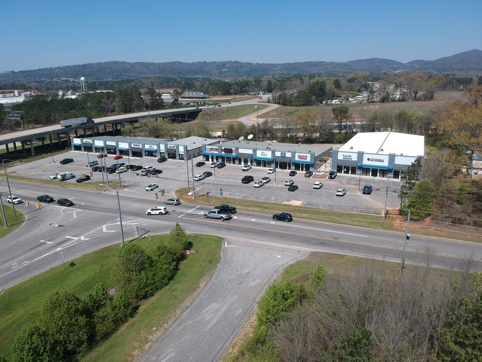 2111 US-78 E Hwy, Anniston, AL à louer Photo de l’immeuble– Image 1 sur 5