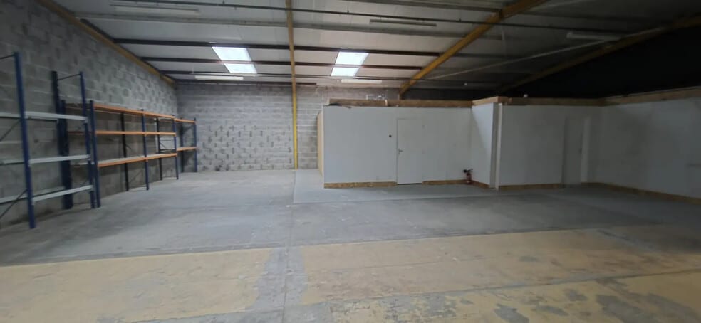 Industriel/Logistique dans Avrillé à louer - Photo de l’immeuble – Image 3 sur 5