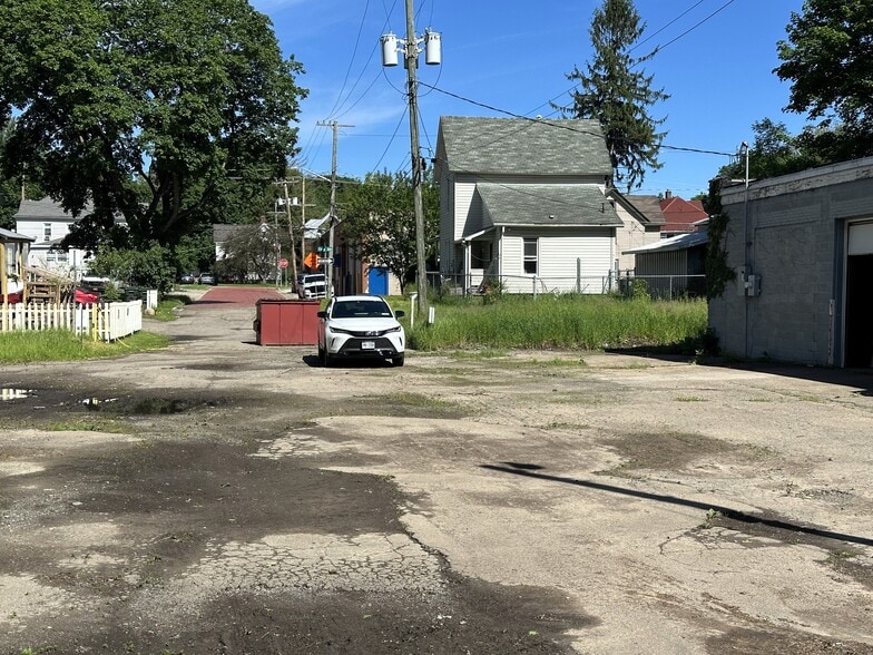 29 Stafford St, Jamestown, NY à vendre - Photo de l’immeuble – Image 3 sur 12