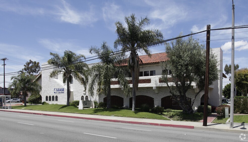 17501 E 17th St, Tustin, CA à louer - Photo de l’immeuble – Image 3 sur 7