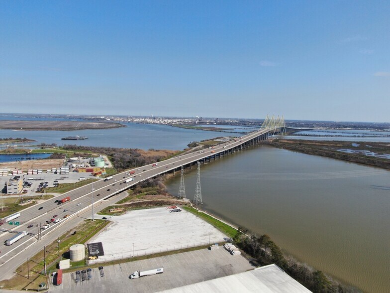 Hwy 146, La Porte, TX à louer - Photo de l’immeuble – Image 3 sur 3