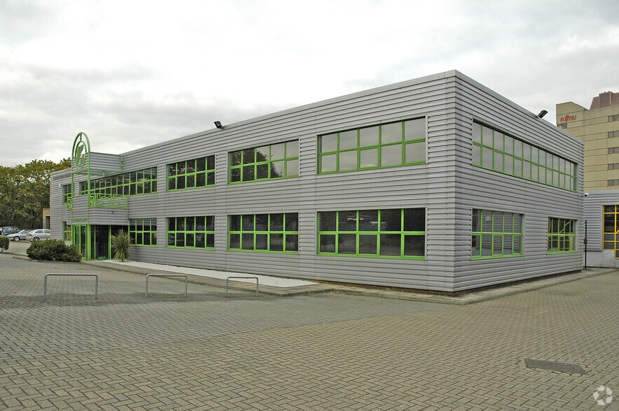 Norton Rd, Stevenage à louer - Photo de l’immeuble – Image 2 sur 2