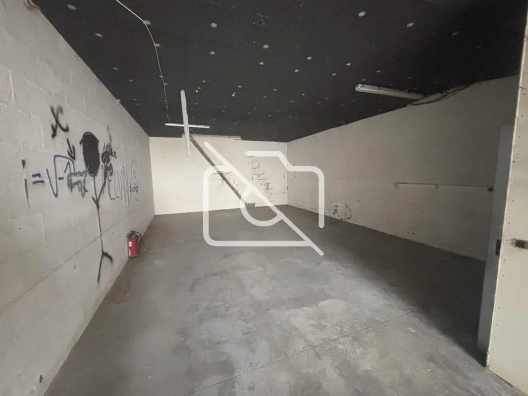 Bureau dans La Queue-en-Brie à louer Photo de l’immeuble– Image 1 sur 6