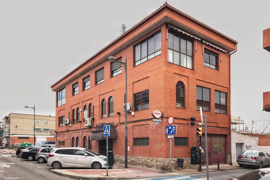Calle Santo Tomás de Aquino, 20, Parla, Madrid à vendre - Photo de l’immeuble – Image 1 sur 2