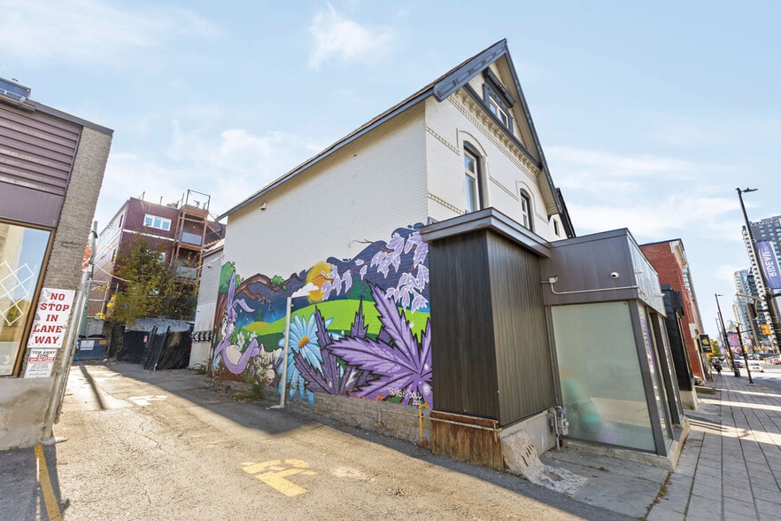 366-368 Rideau St, Ottawa, ON à louer - Photo de l’immeuble – Image 3 sur 7