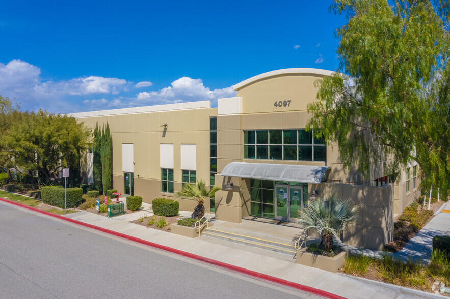 4097 Trail Creek Rd, Riverside, CA à louer - Photo principale – Image 1 sur 37