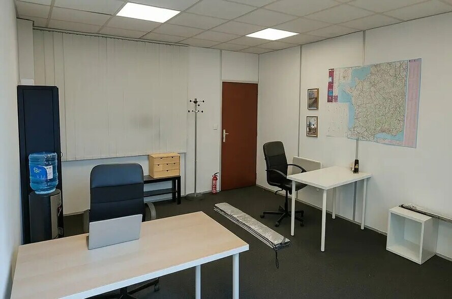 Local d'activités dans Saint-Quentin-Fallavier à vendre - Photo de l’immeuble – Image 2 sur 3