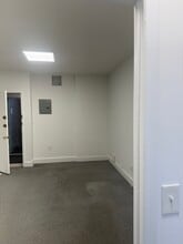 3036-3040 E Tremont Ave, Bronx, NY à louer Photo intérieure– Image 1 sur 6