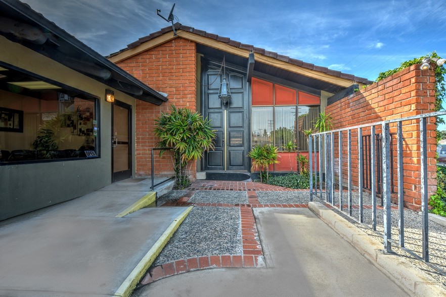 616 W Edinger Ave, Santa Ana, CA à louer - Photo principale – Image 3 sur 13