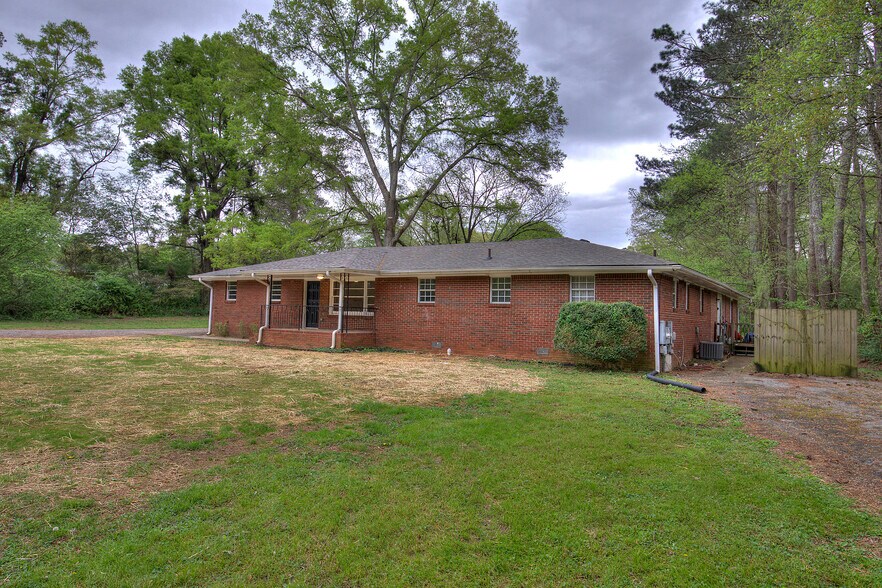 43 unit Residential Rental Portfolio portefeuille de 8 biens à vendre sur LoopNet.fr - Photo de l’immeuble – Image 2 sur 35