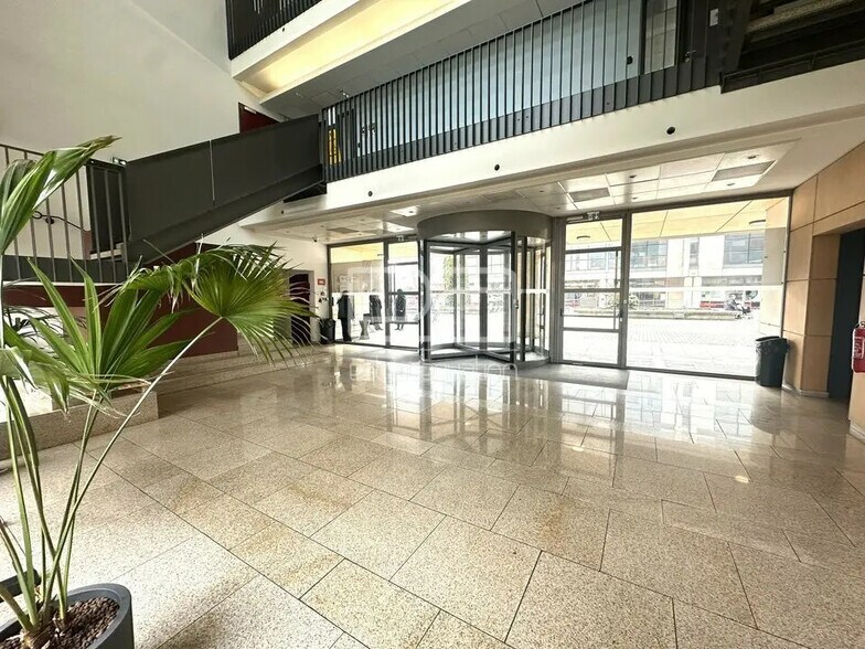 Bureau dans Nancy à louer - Hall d’entrée – Image 2 sur 13