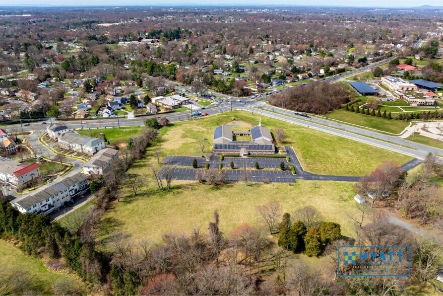 7271 Muncaster Mill Rd, Rockville, MD à vendre - Photo de l’immeuble – Image 2 sur 8