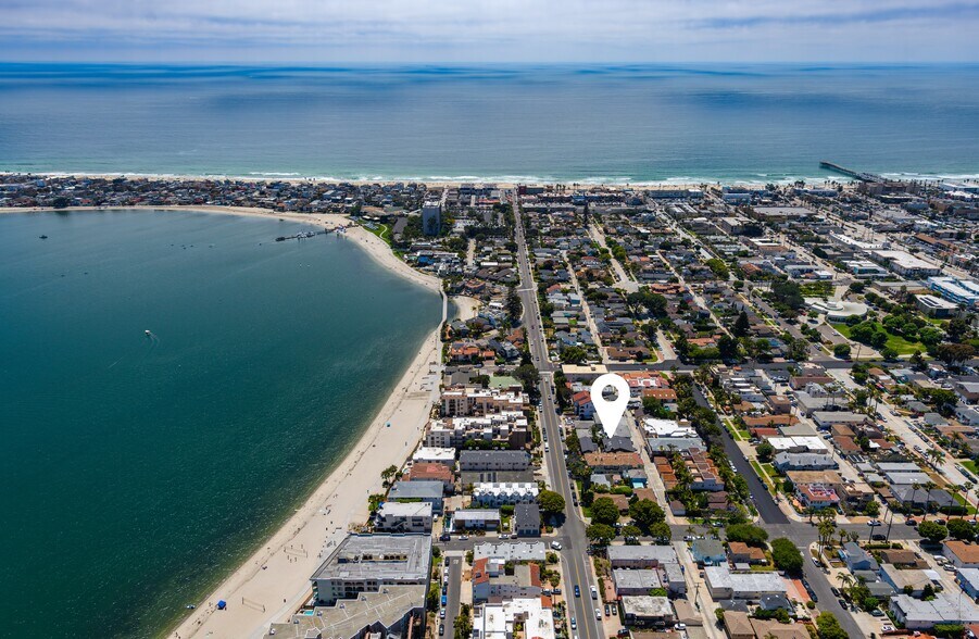 1152 Pacific Beach Dr, San Diego, CA à vendre - Photo de l’immeuble – Image 2 sur 9