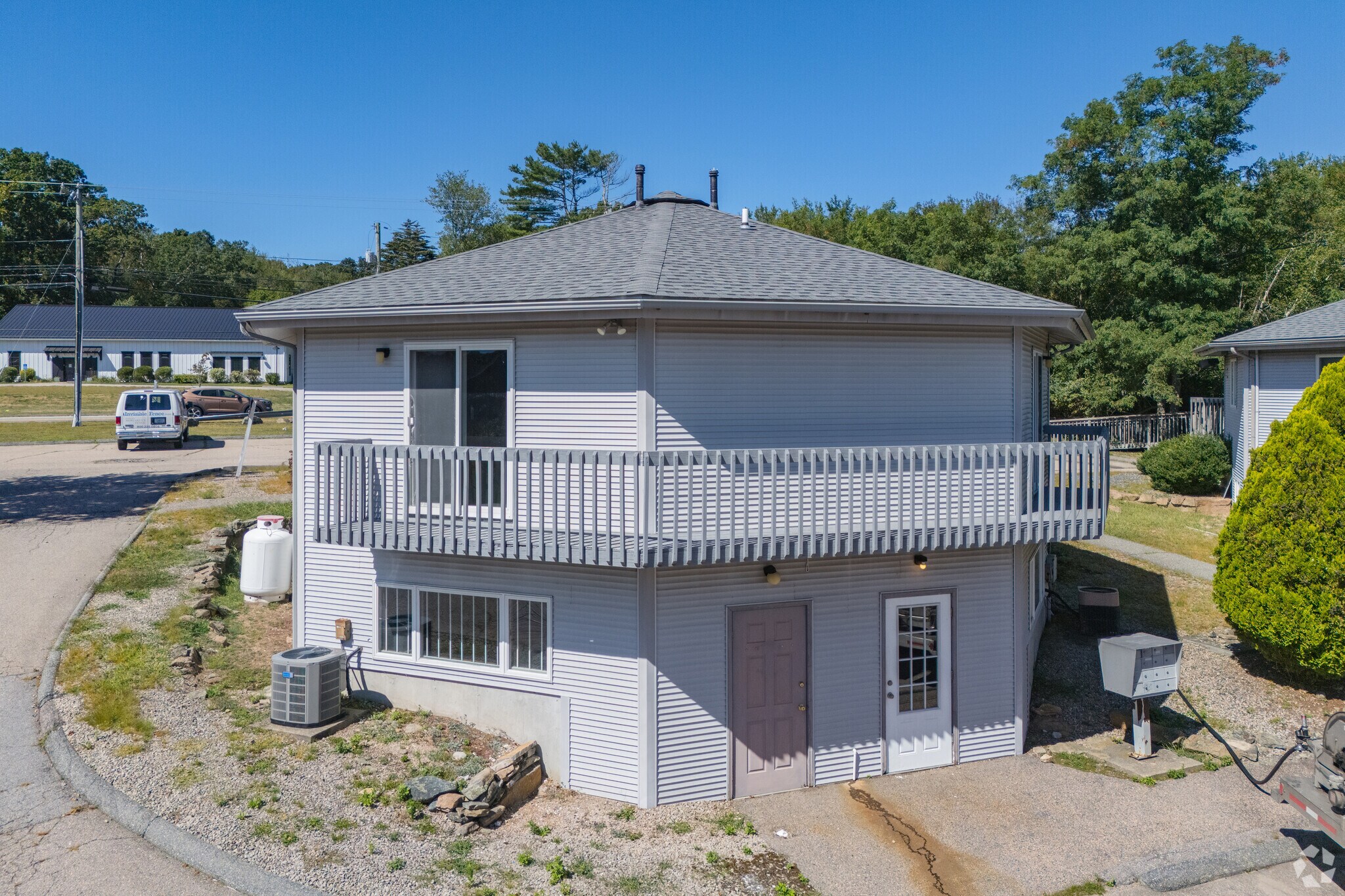 82 Norwich Westerly Rd, North Stonington, CT à vendre Photo principale– Image 1 sur 1