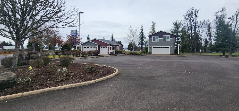 264 Melton Rd, Creswell, OR à vendre - Photo principale – Image 1 sur 17
