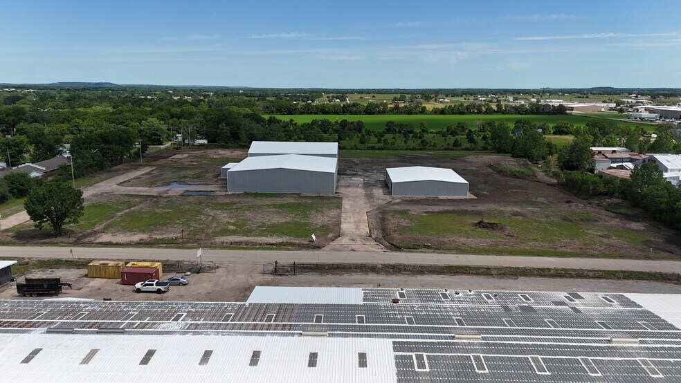 1100 E 14th St, Dewey, OK à louer - Photo de l’immeuble – Image 3 sur 25