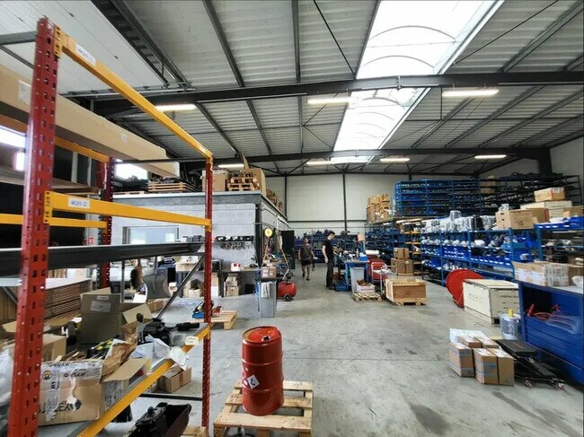 Plus de détails pour Local d'activités, Industriel/Logistique à louer