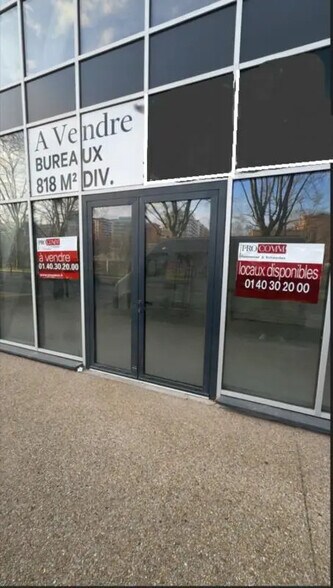 Local commercial dans L'ILE-SAINT-DENIS à vendre - Photo de l’immeuble – Image 1 sur 12