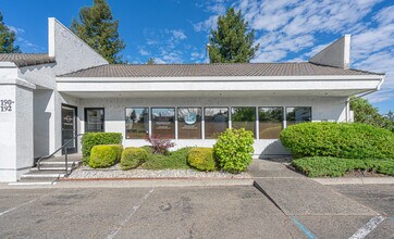 190-196 Wikiup Dr, Santa Rosa, CA à louer Photo intérieure– Image 1 sur 26