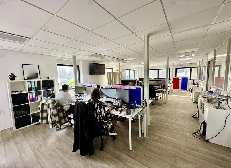 Bureau dans Boves à louer - Photo de l’immeuble – Image 2 sur 6