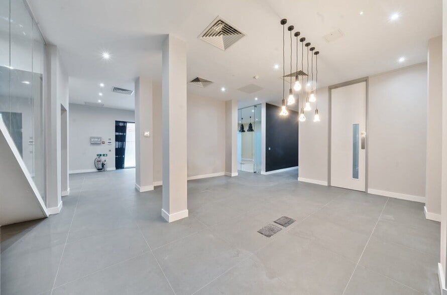 Point Pleasant, Londres à vendre - Photo intérieure – Image 2 sur 12