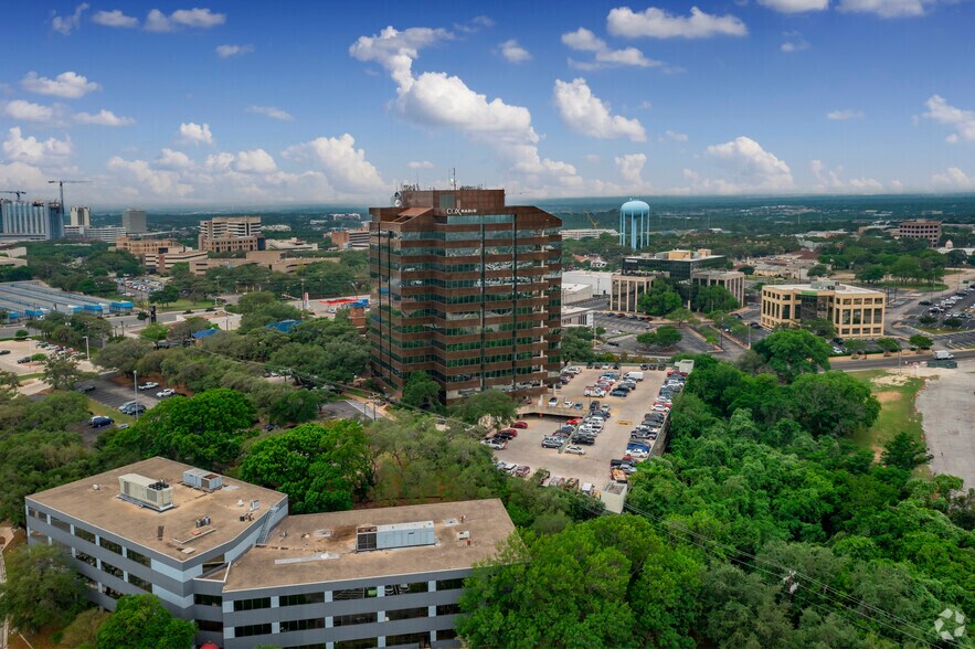 8122 Datapoint Dr, San Antonio, TX à louer - Aérien – Image 3 sur 25