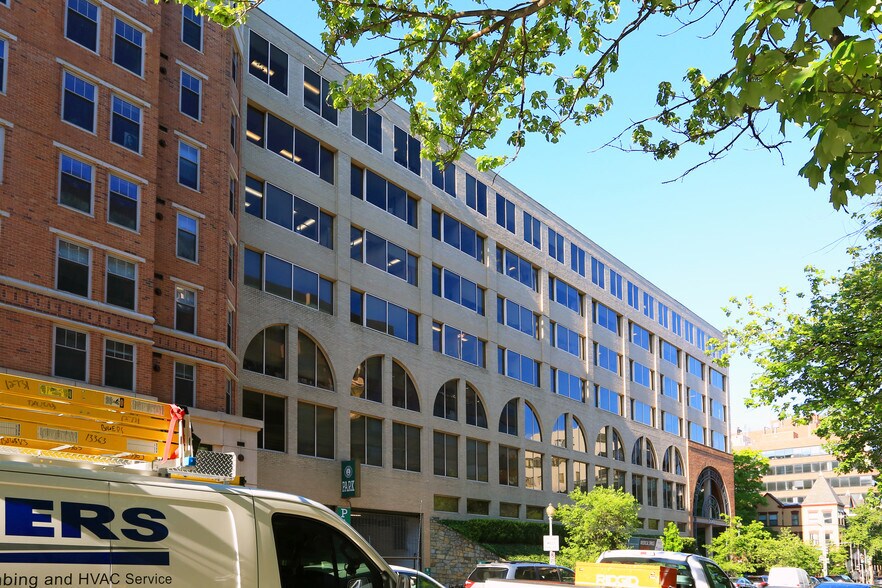2440 M St NW, Washington, DC à louer - Photo de l’immeuble – Image 3 sur 6