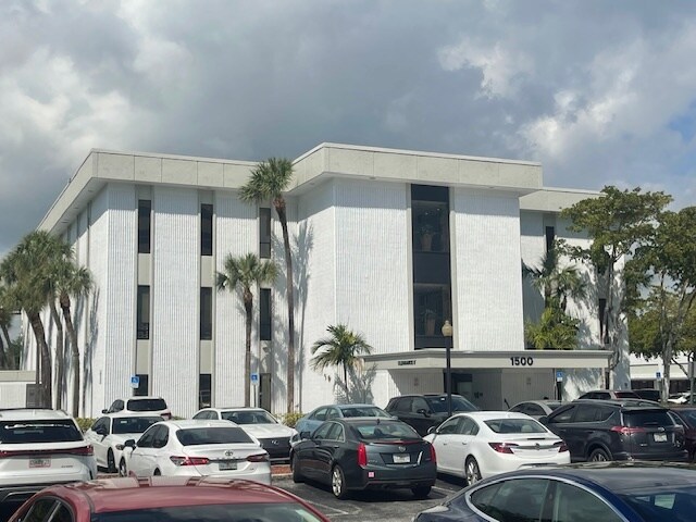 1500 N Dixie Hwy, West Palm Beach, FL à louer - Photo de l’immeuble – Image 2 sur 4