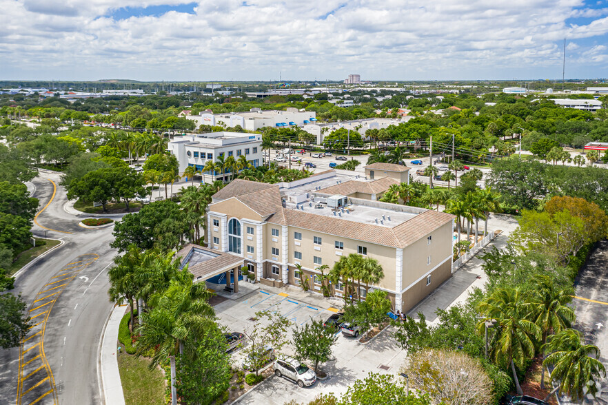 2485 Metrocentre Blvd, West Palm Beach, FL à vendre - Aérien – Image 3 sur 6