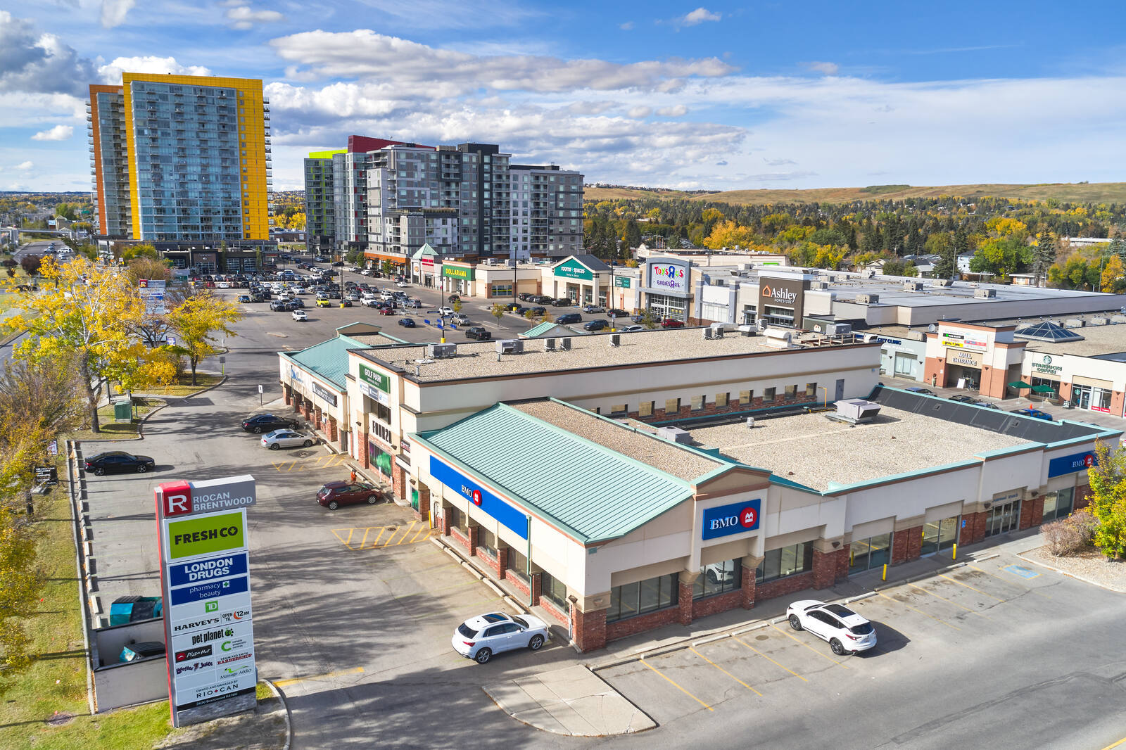 3630 Brentwood Blvd NW, Calgary, AB à louer Photo de l’immeuble– Image 1 sur 7