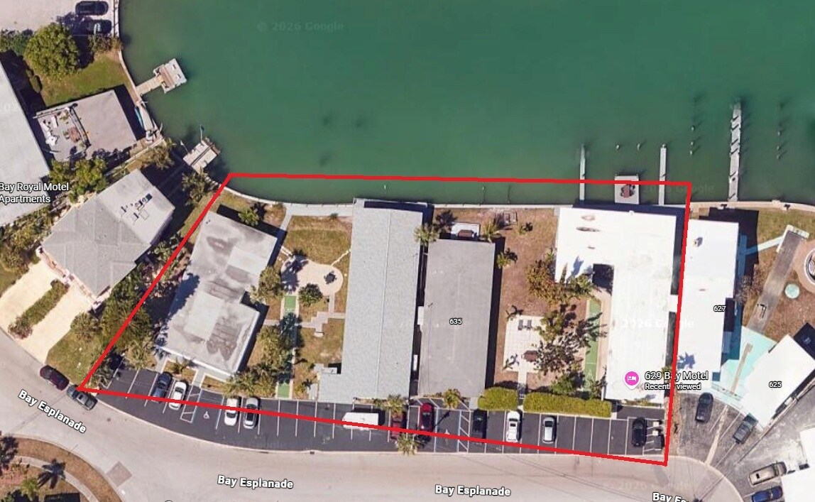 629 Bay Esplanade, Clearwater, FL à vendre Photo principale– Image 1 sur 3