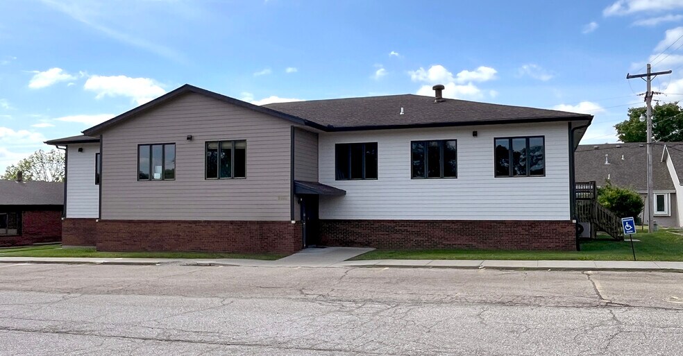 2953 SW Wanamaker Dr, Topeka, KS à louer - Photo principale – Image 1 sur 3