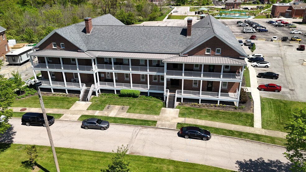 5719 Lawton Loop East Dr, Indianapolis, IN à louer - Photo de l’immeuble – Image 1 sur 9
