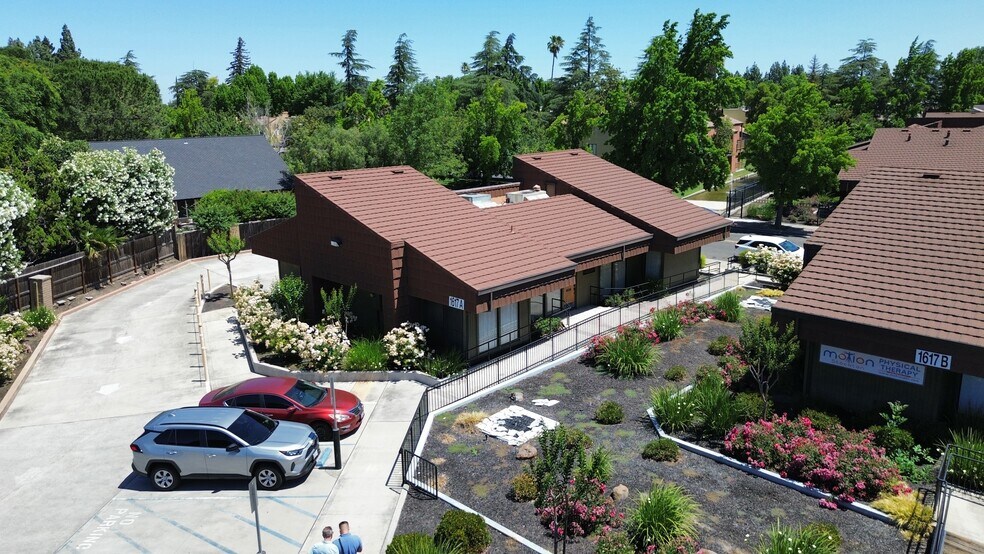 1617 Saint Marks Plz, Stockton, CA à louer - Photo de l’immeuble – Image 1 sur 6