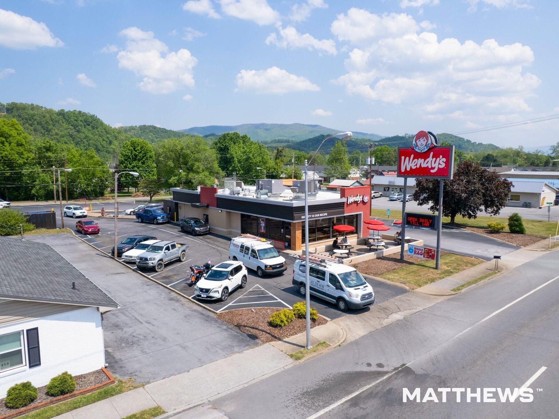 415 Broad St, Elizabethton, TN à vendre Photo principale– Image 1 sur 5