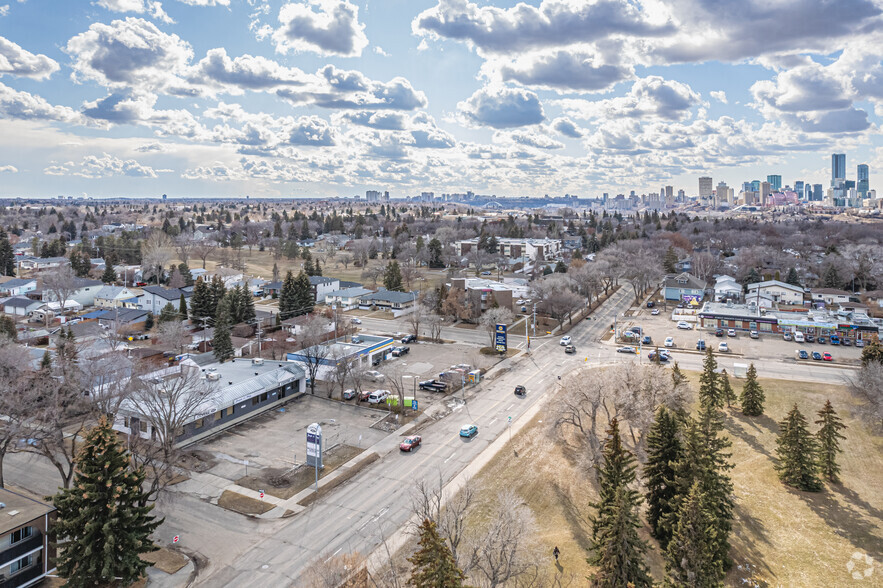 7815 101 Ave NW, Edmonton, AB à louer - Aérien – Image 3 sur 7