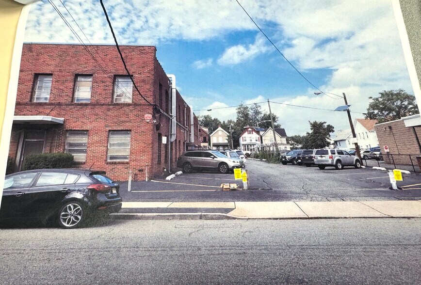 177 Oakwood Ave, Orange, NJ à louer - Photo de l’immeuble – Image 2 sur 14