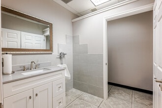 5316 Woodway Dr, Fort Worth, TX à louer Photo intérieure– Image 1 sur 29