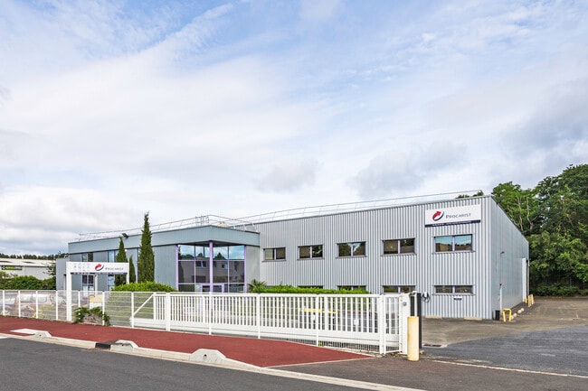 Plus de détails pour Local d'activités à louer