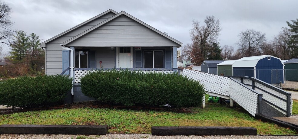 2221 E Morgan Ave, Evansville, IN à louer - Photo de l’immeuble – Image 1 sur 6