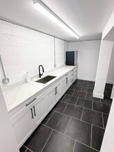 221-225 N Dixie Hwy, Hallandale Beach, FL à louer Photo intérieure– Image 2 sur 6