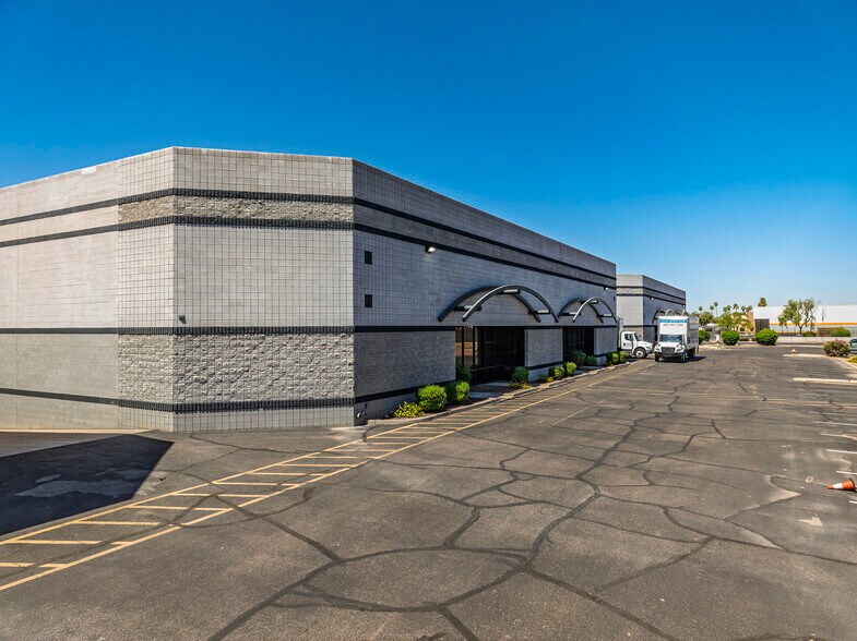1329 N 29th Ave, Phoenix, AZ à louer - Photo de l’immeuble – Image 1 sur 27