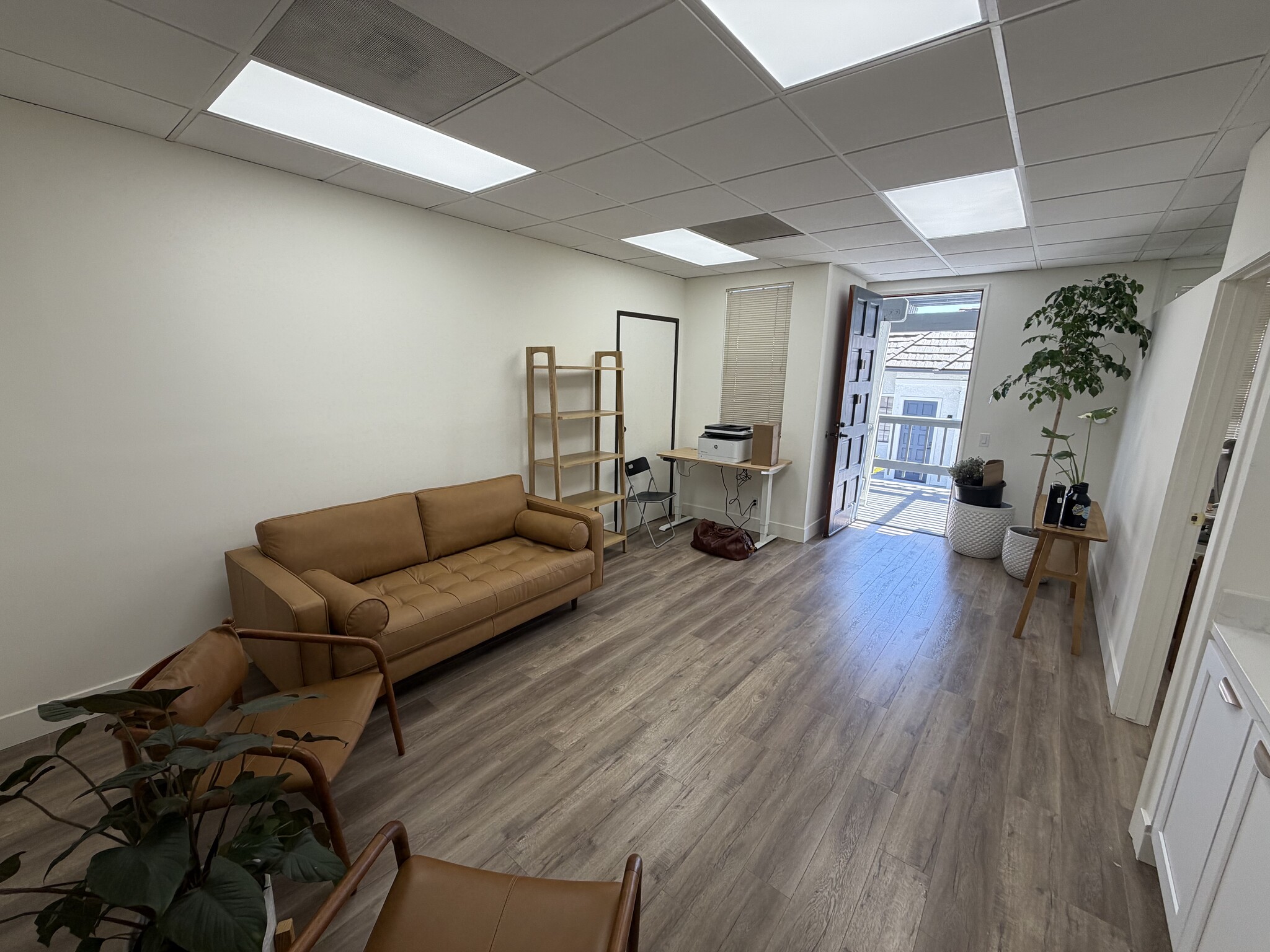 471 N Old Newport Blvd, Newport Beach, CA à louer Photo intérieure– Image 1 sur 8