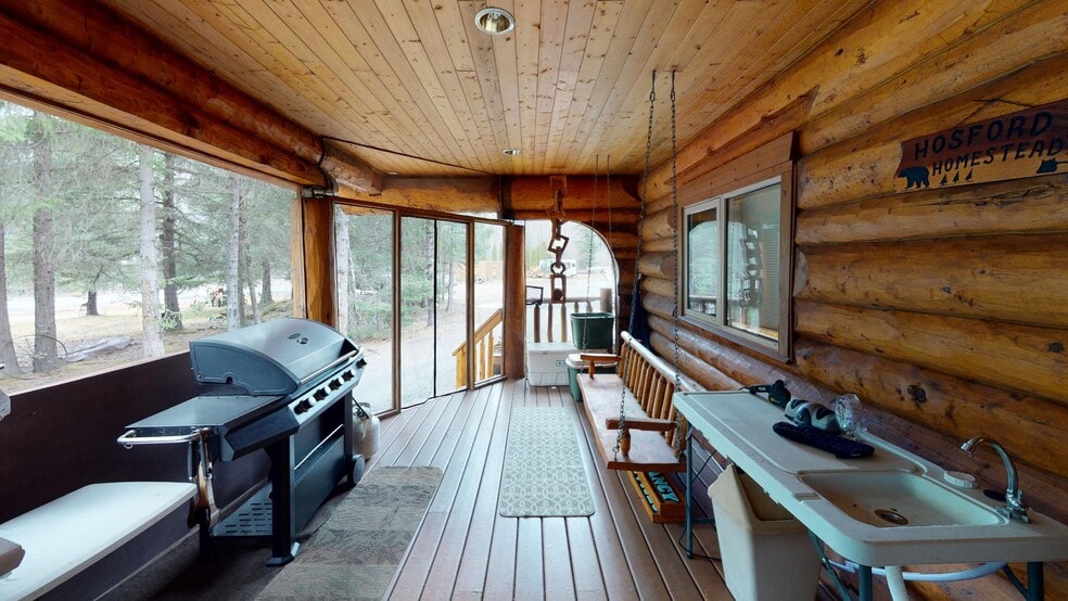 Mile 7 Dyea Rd, Skagway, AK à vendre - Photo intérieure – Image 3 sur 30