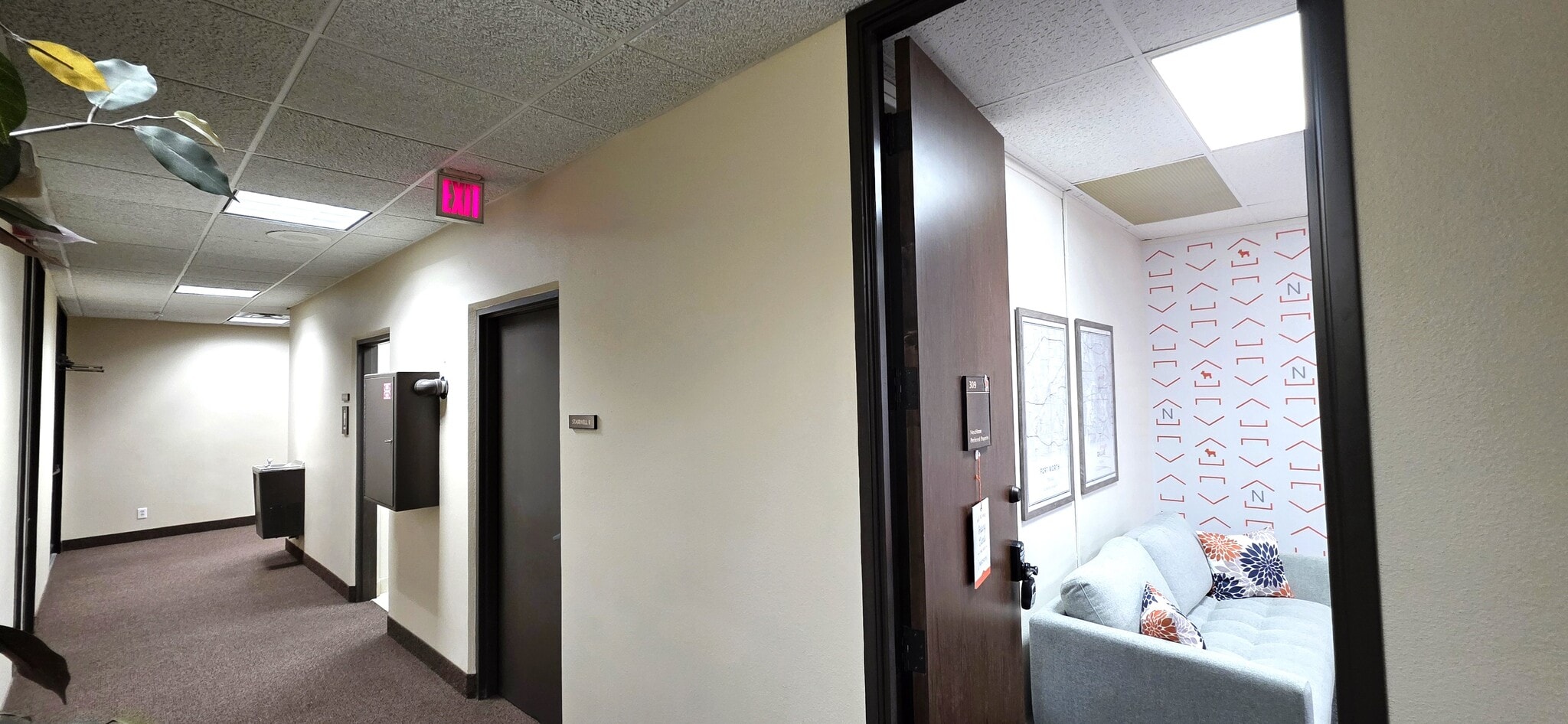 235 NE Loop 820, Hurst, TX à louer Photo intérieure– Image 1 sur 10