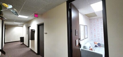 235 NE Loop 820, Hurst, TX à louer Photo intérieure– Image 1 sur 10